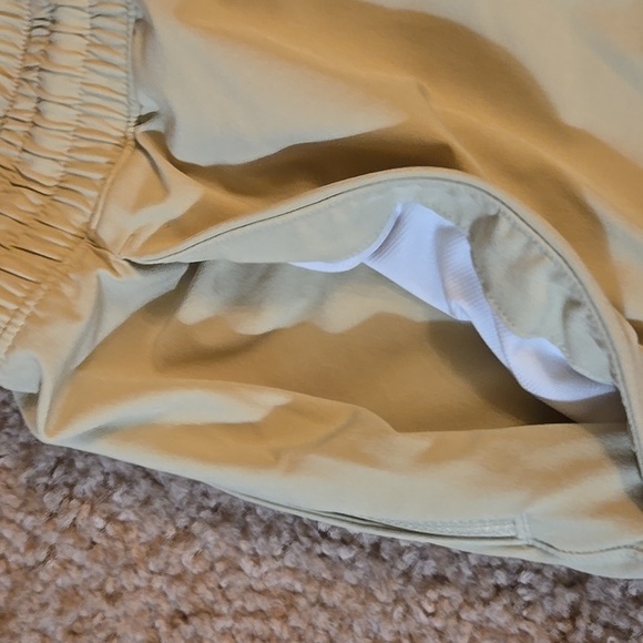 Lululemon athletic shorts lined Mens M - Picture 2 of 5